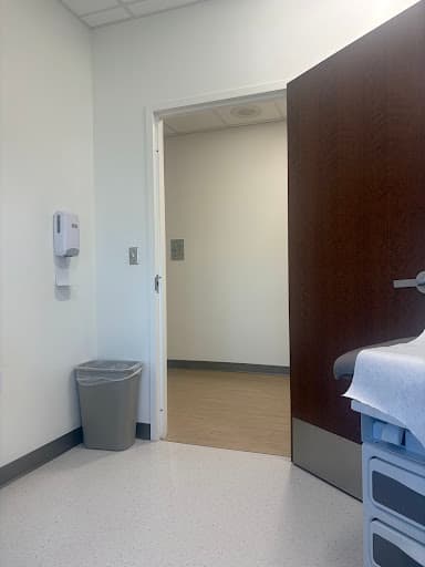 Dr. Manuel O. Gonzalez, MD listing photo 2